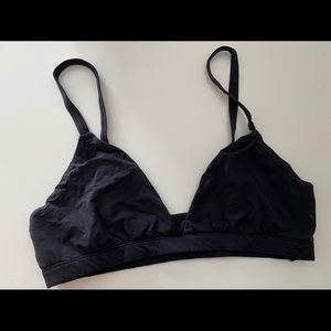 SKIMS fits everybody triangle bralette in Onyx